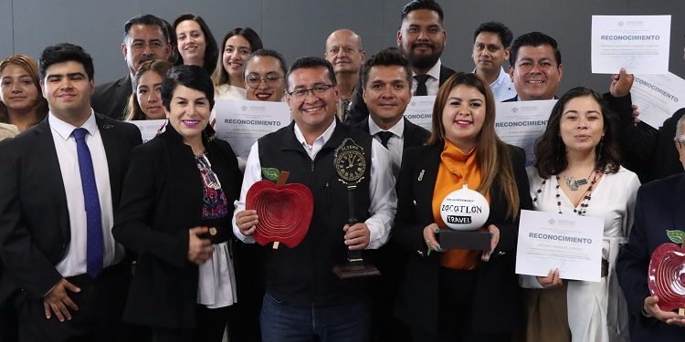 Congreso del Estado reconoce a Guías de Turistas que cumplieron con la certificación NOM-08