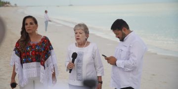 Gobierno Federal impulsará decreto para proteger a Mahahual del gran turismo y promover ecoturismo