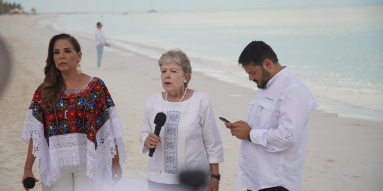 Gobierno Federal impulsará decreto para proteger a Mahahual del gran turismo y promover ecoturismo