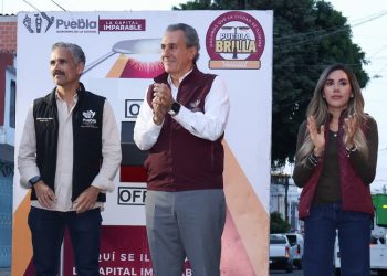 Con Puebla Brilla, Edil moderniza luminarias en Granjas del Sur