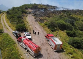 Protección Civil reporta 60% de control en incendio de Acatlán