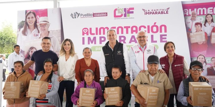 Pepe Chedraui entregó despensas del programa “Alimentación Imparable” en Agua Santa