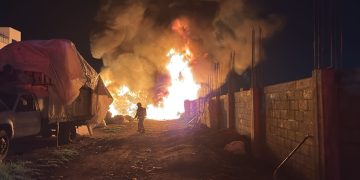 Coordinación Interinstitucional contiene incendio y salvaguarda  población en Puebla
