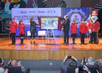 Presentan billete de Lotería que celebra legado y 75 años de la Facultad de Ciencias Políticas y Sociales de la UNAM