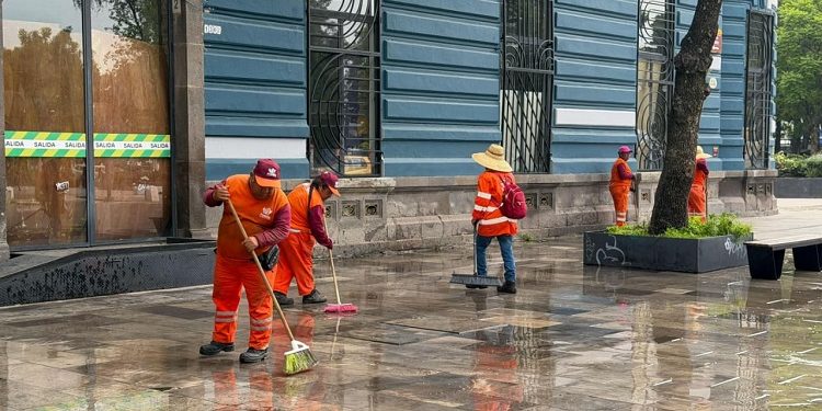 Gobierno Municipal efectuó labores lavado en la Avenida Juárez