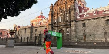 Gobierno de Pepe Chedraui mantiene limpios el Zócalo y la Avenida Juárez tras el encuentro entre México e Inglaterra