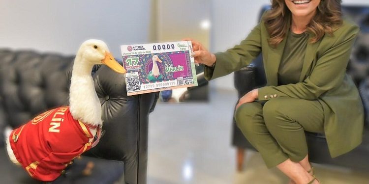 Pato Merlín, ícono viral de los festejos de la Copa del Mundo en México, ya tiene su billete conmemorativo de Lotería Nacional