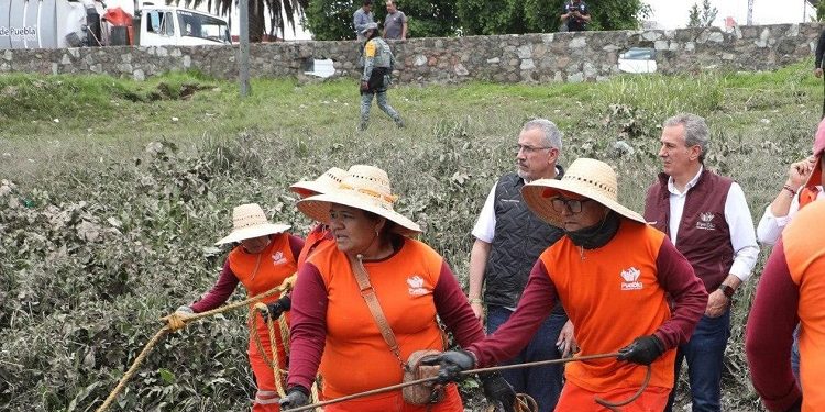 Fortalece el Edil Municipal acciones preventivas con limpieza y desazolve en barrancas y vasos reguladores