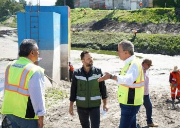 Supervisa Edil trabajos de limpieza y desazolve en vaso regulador Puente Negro