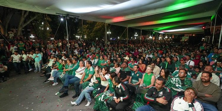 Más de 100 mil personas disfrutaron de las actividades en el Zócalo con “El Fútbol Se Vive Aquí”