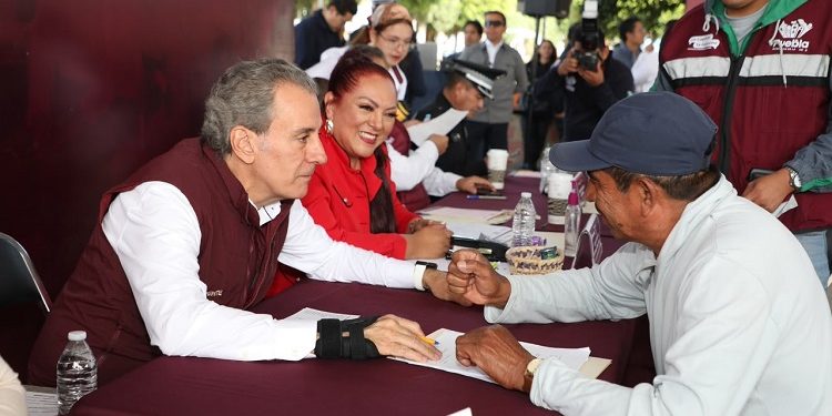 Edil continúa con la atención de peticiones con el “Día del Pueblo” en San Baltazar Tetela