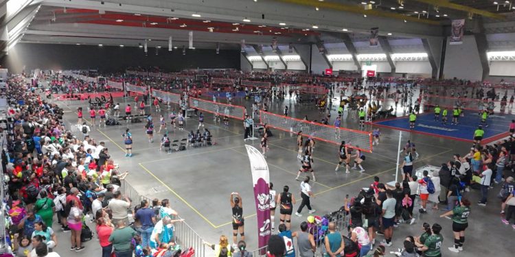 Puebla capital recibe a más de 730 equipos en el Festival Máster de Voleibol