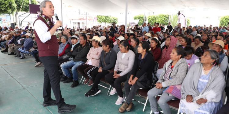 Garantiza Pepe Chedraui acceso a servicios y apoyos a familias de Canoa