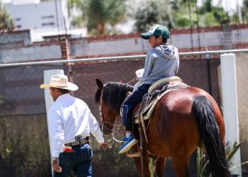 San Andrés Cholula amplía servicios de rehabilitación con programa de equinoterapia