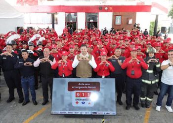 Gobierno Estatal reconoce entrega heroica de bomberos  