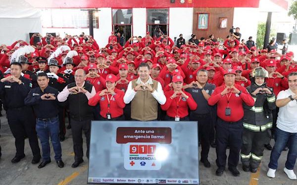 Gobierno Estatal reconoce entrega heroica de bomberos