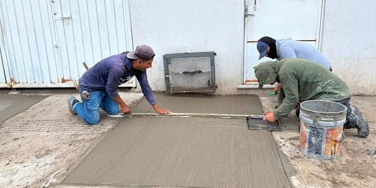 Supervisa Gobierno de la Ciudad trabajos de rehabilitación vial en San Felipe Hueyotlipan