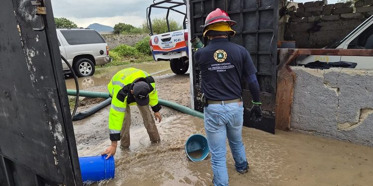 Tras lluvias, Gobierno del Estado brinda atención en Tlaola