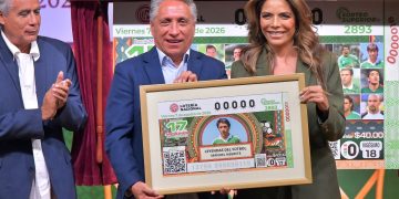 Leyendas del Futbol mexicano integran serie de billetes conmemorativos presentados por Lotería Nacional