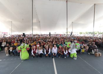 Pepe Chedraui entrega más de 10 mil despensas del programa “Alimentación Imparable” en la Laguna de Chapulco