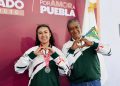 Proyecto de fertilizante orgánico gana Plata en Londres con estudiante poblana de COBAEP