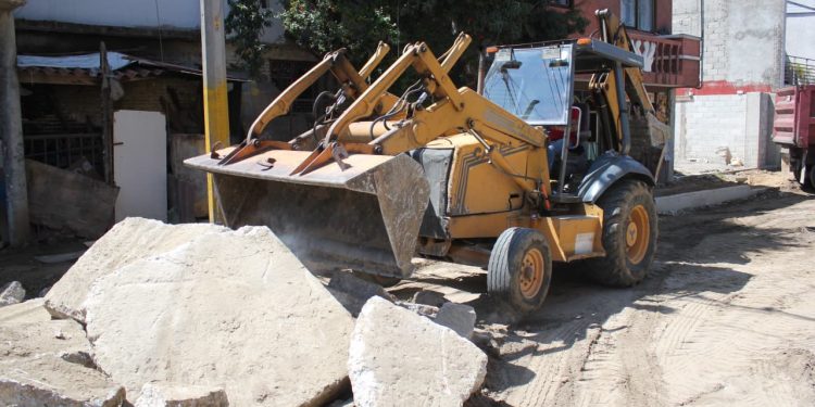 Avanza Ayuntamiento de Puebla con trabajos de rehabilitación vial en San Sebastián de Aparicio