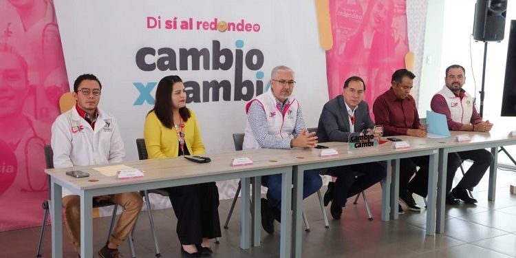 Recibe DIF Puebla Capital donativo por más de 600 mil pesos por la campaña «Di sí al redondeo, cambio por cambio» de Oxxo