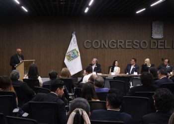 Dialogan en el Congreso de Puebla sobre la implementación de la inteligencia artificial en los procesos legislativos