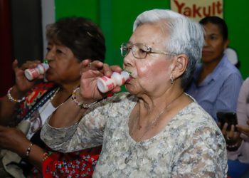 DIF Puebla Capital impulsa visitas a empresas para fortalecer el aprendizaje y bienestar de las personas adultas mayores