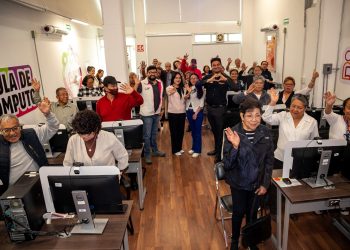 Aborda DIF Puebla Capital medios digitales y fraudes cibernéticos con personas adultos mayores