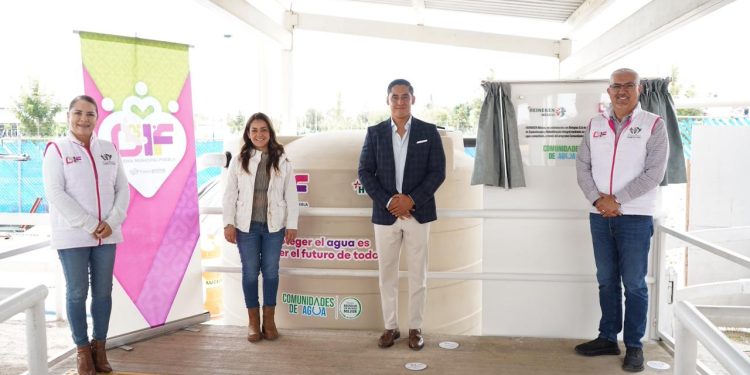 Recibe DIF Puebla Capital segundo captador pluvial para el CMERI