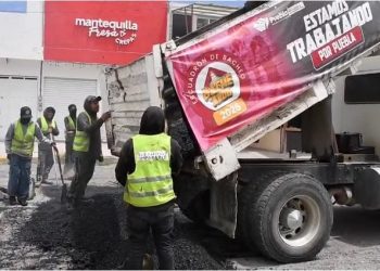 Lleva gobierno Municipal bacheo al sur-poniente de la capital