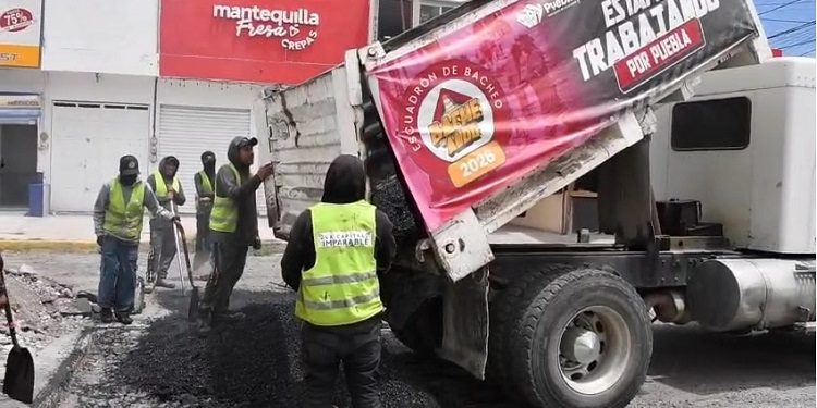 Lleva gobierno Municipal bacheo al sur-poniente de la capital