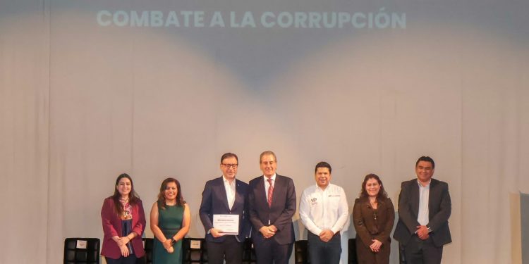 Fortalece Pepe Chedraui la cultura de honestidad con capacitación en Combate a la Corrupción