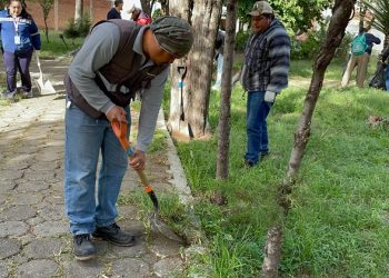 Con jornada de limpieza en parques de la colonia San Manuel, Agua de Puebla se sumó al “Día Mundial de la Limpieza”
