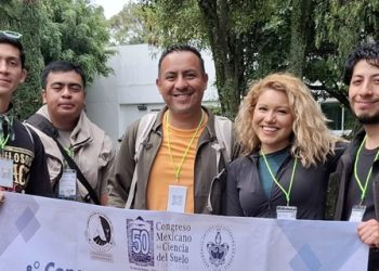 Evalúan estudiantes de todo el país los suelos en Puebla