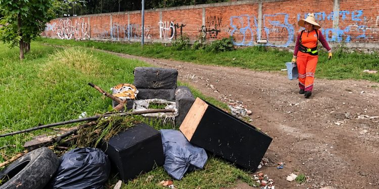 Gobierno de Pepe Chedraui realiza labores de limpieza en Puente Negro y Santuario ante lluvias
