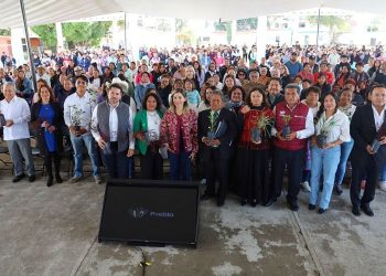 Gobierno de La Ciudad impulsa educación ambiental con 120 huertos escolares y nuevos santuarios de polinizadores