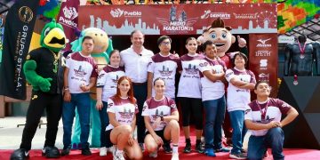 Presenta Gobierno de Pepe Chedraui playera y medalla del Medio Maratón 21K Puebla 2026