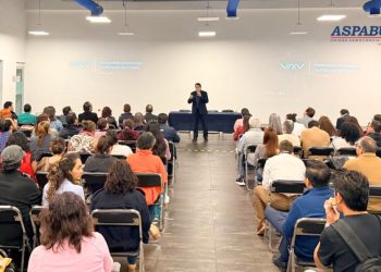 Sostiene secretario general de ASPABUAP reuniones informativas con los sindicalizados