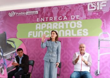Entrega MariElise Budib 60 aparatos funcionales a personas con discapacidad en Puebla Capital