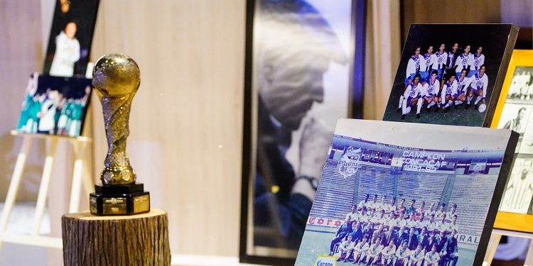 Bosque Eterno honra el legado de Manuel Lapuente con un homenaje a su vida dentro y fuera de las canchas
