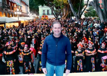 Realiza Gobierno de la Ciudad activación física musicalizada masiva con motivo del Día de Muertos