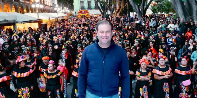 Realiza Gobierno de la Ciudad activación física musicalizada masiva con motivo del Día de Muertos