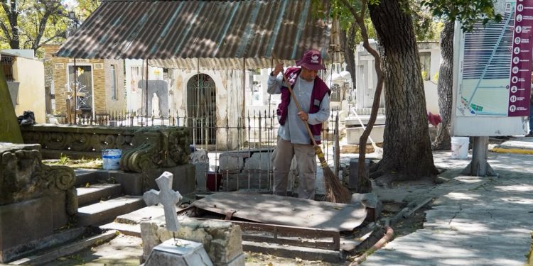 Prepara Gobierno de la Ciudad el Panteón Municipal para recibir a visitantes durante Todos Santos
