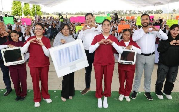 Promueve gobierno estatal educación, tecnología y energía limpia en Oriental